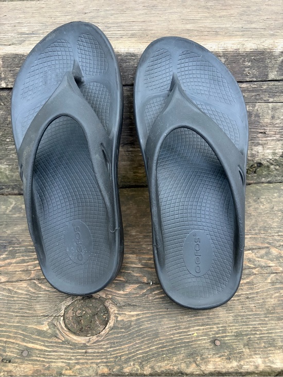 OOFOS Shoes - OOFOS Black Thong Recovery Sandals M8 W10